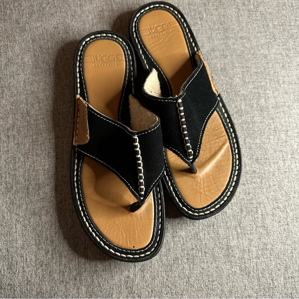 UGG FLIP FLOPS